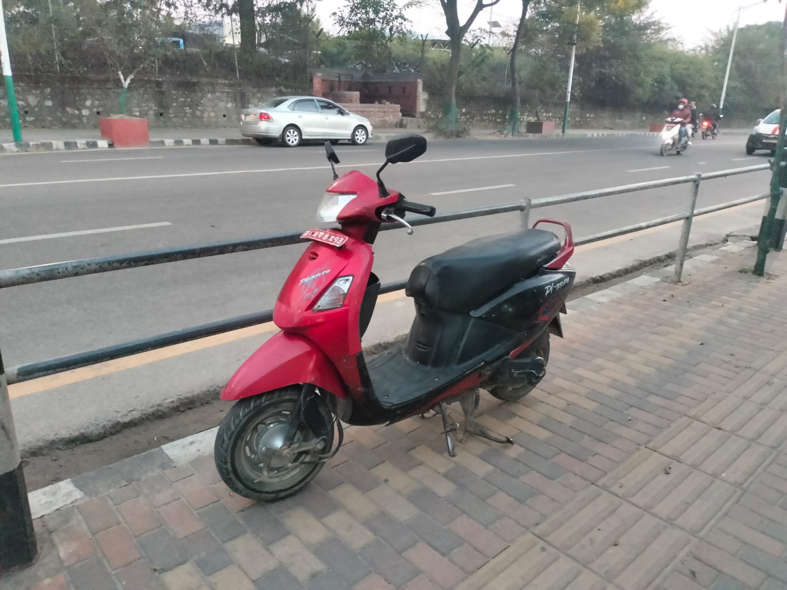 Pleasure scooter argent sale